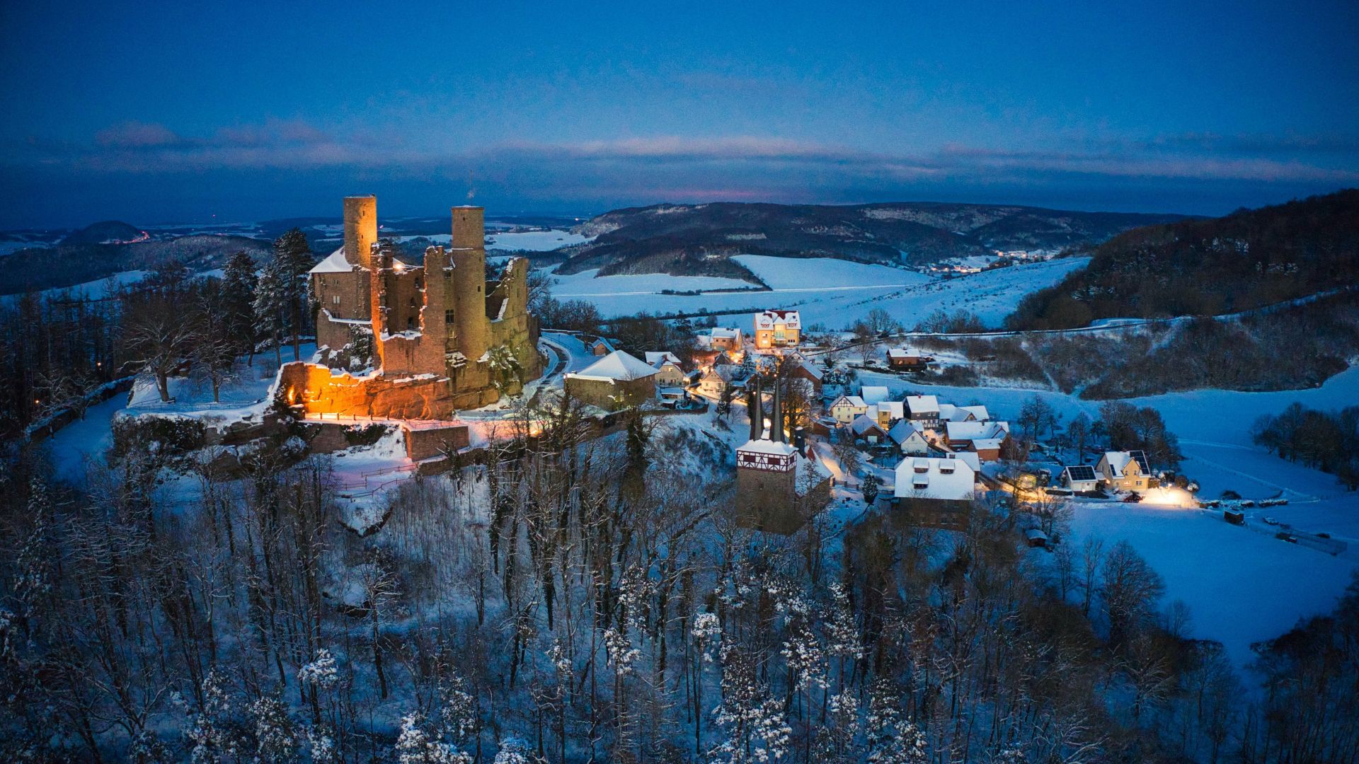 Hanstein Castle in winter