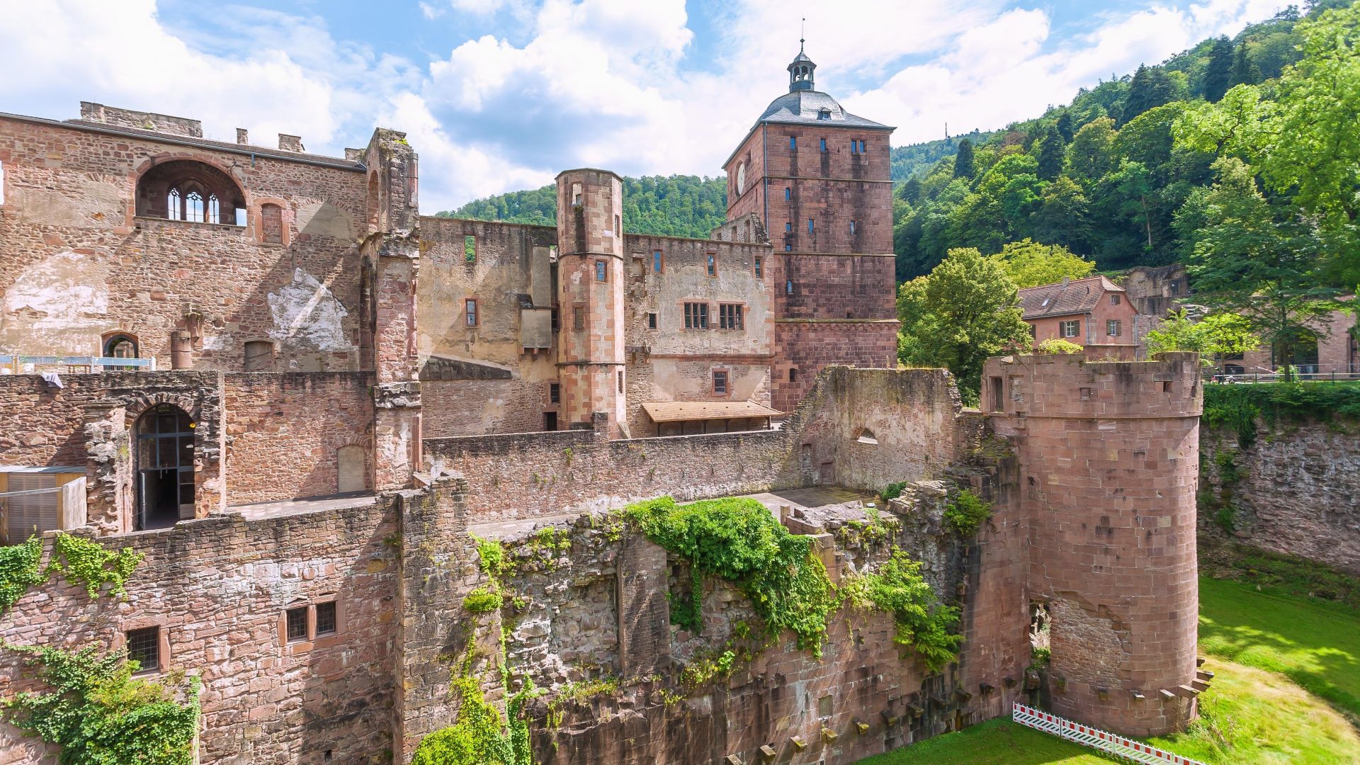 Heidelberg: Heidelberger Schloss im Sommer